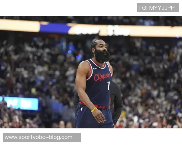 哈登强调防守是球队本赛季成功的核心要素与关键所在 哈登强调防守是球队本赛季成功的核心要素与关键所在